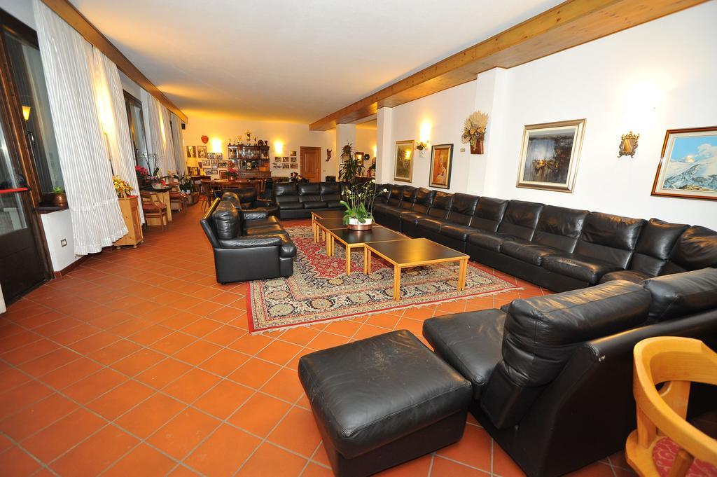 Hotel Derby Bormio Exterior foto