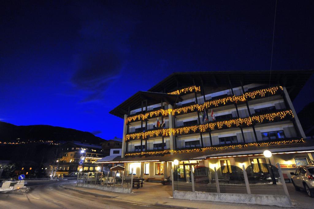 Hotel Derby Bormio Exterior foto